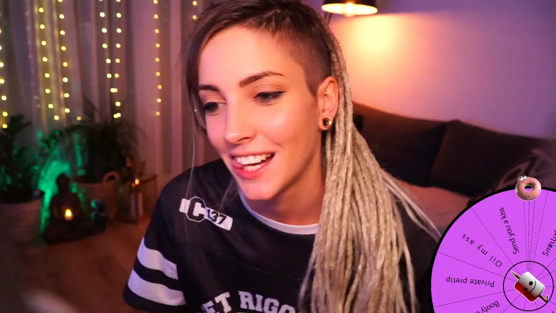 Gallery image thumbnail from Kend_dall's myfreecams stream on, 07/18/2023, 20:14 image 2 of 20