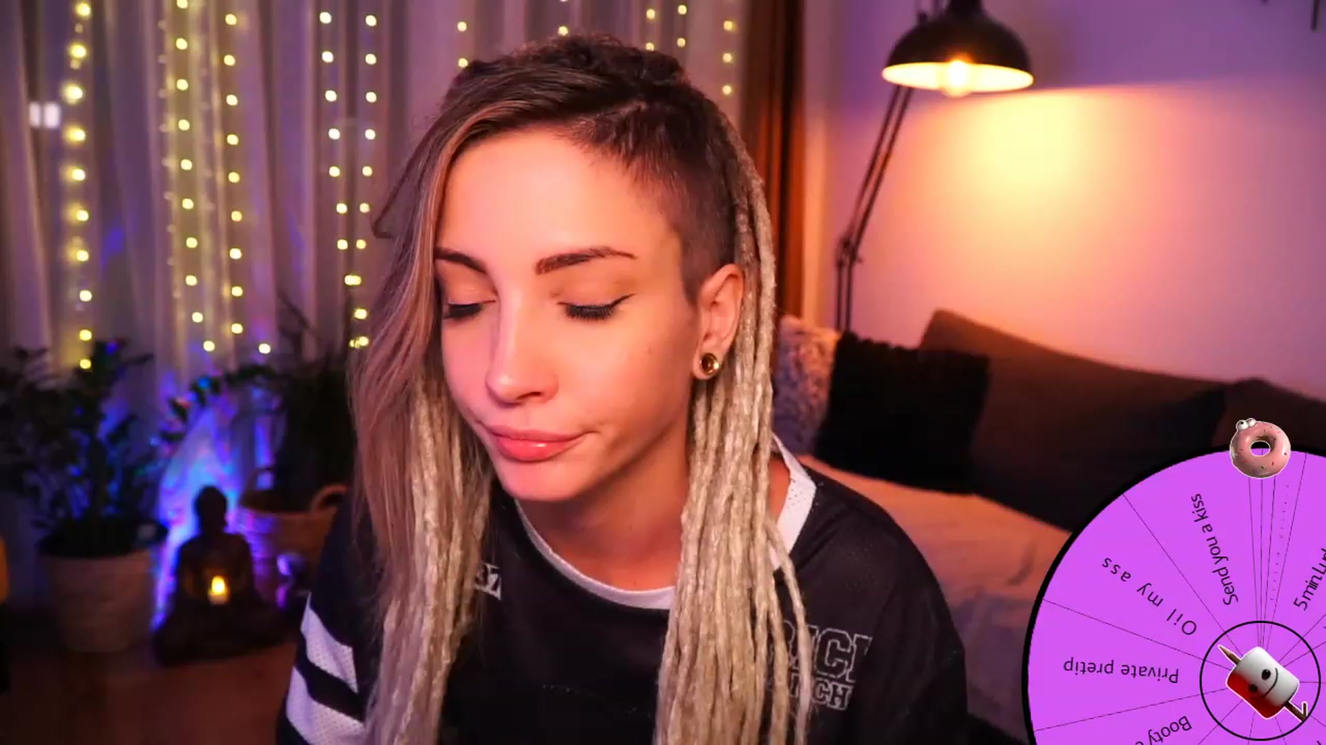 Gallery image thumbnail from Kend_dall's myfreecams stream on, 07/18/2023, 20:14 image 13 of 20