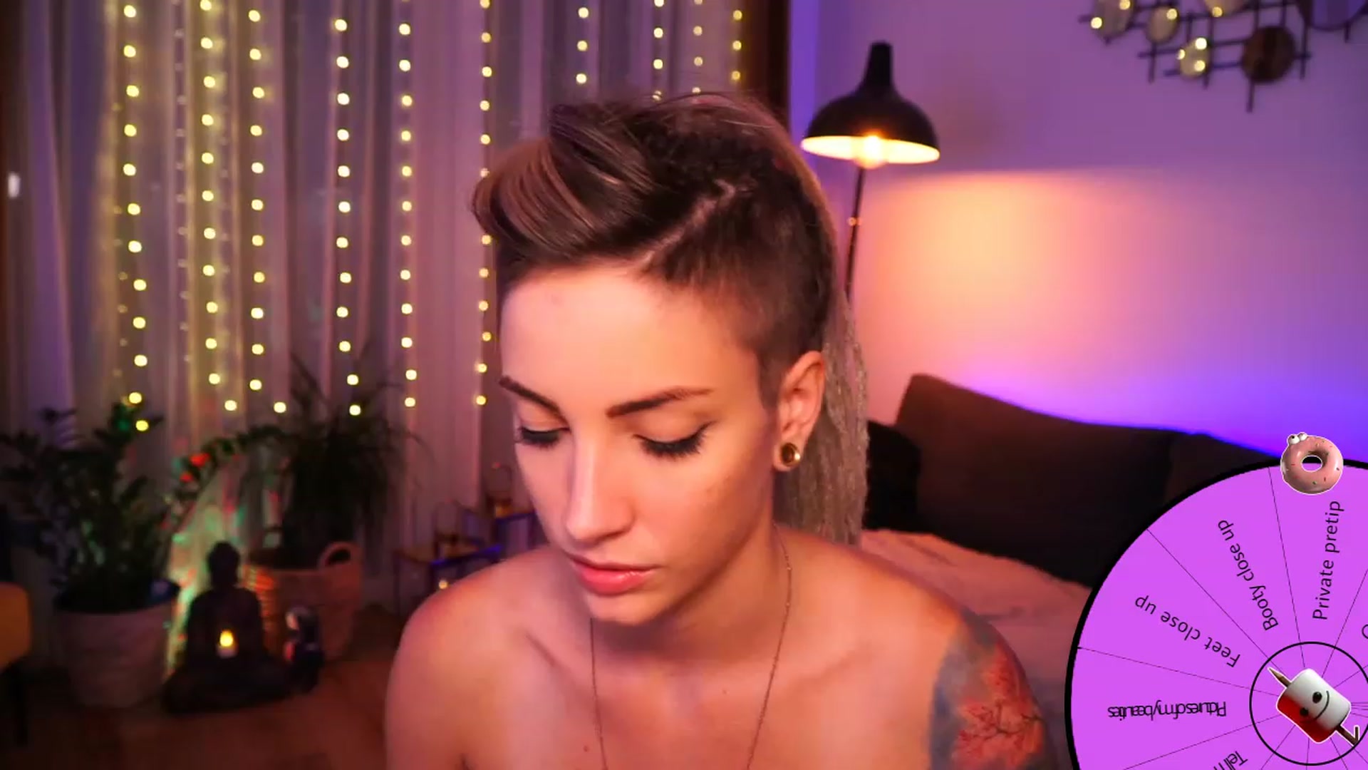 Gallery image thumbnail from Kend_dall's myfreecams stream on, 07/19/2023, 18:21 image 14 of 20