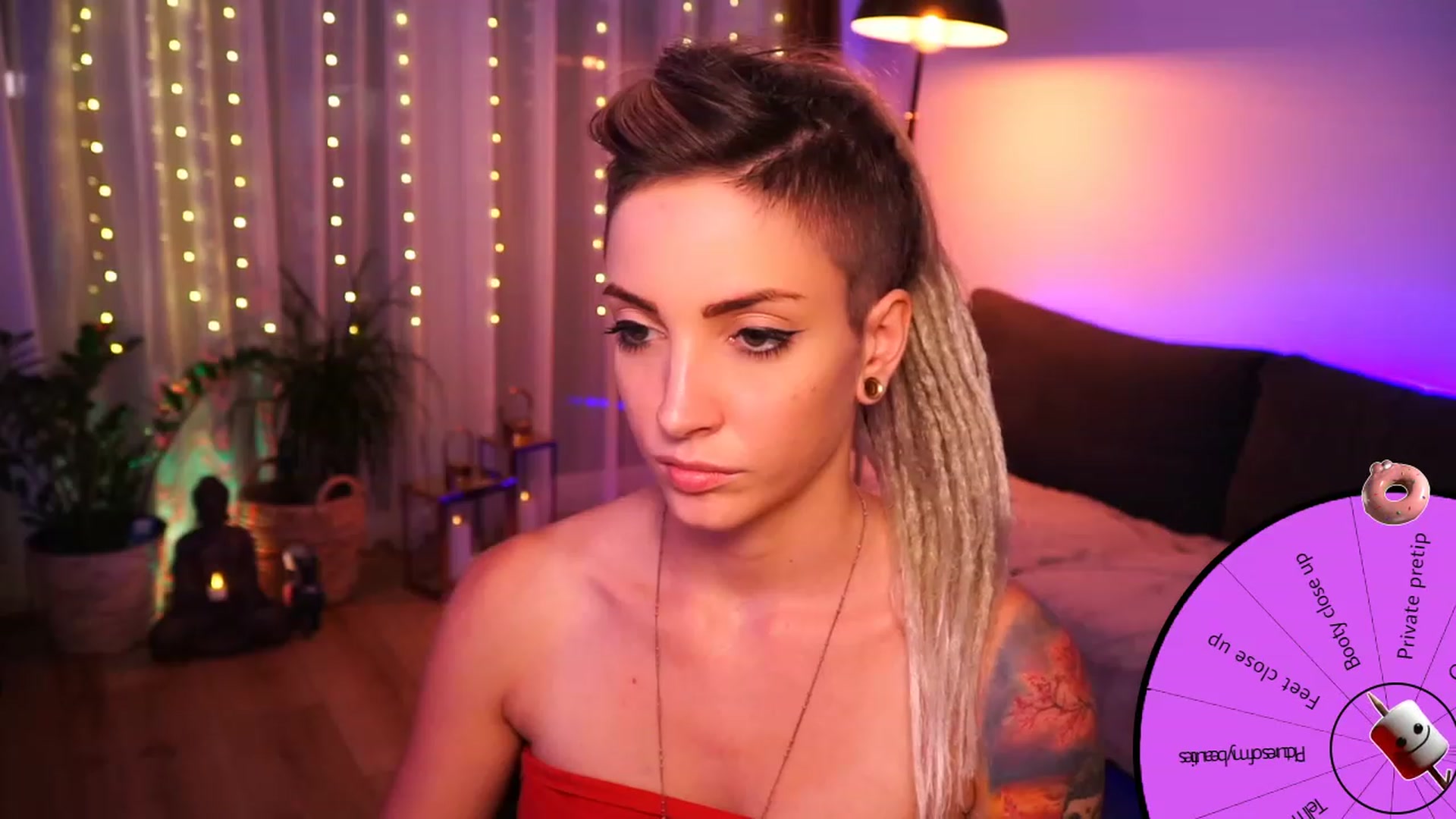 Gallery image thumbnail from Kend_dall's myfreecams stream on, 07/19/2023, 18:21 image 18 of 20
