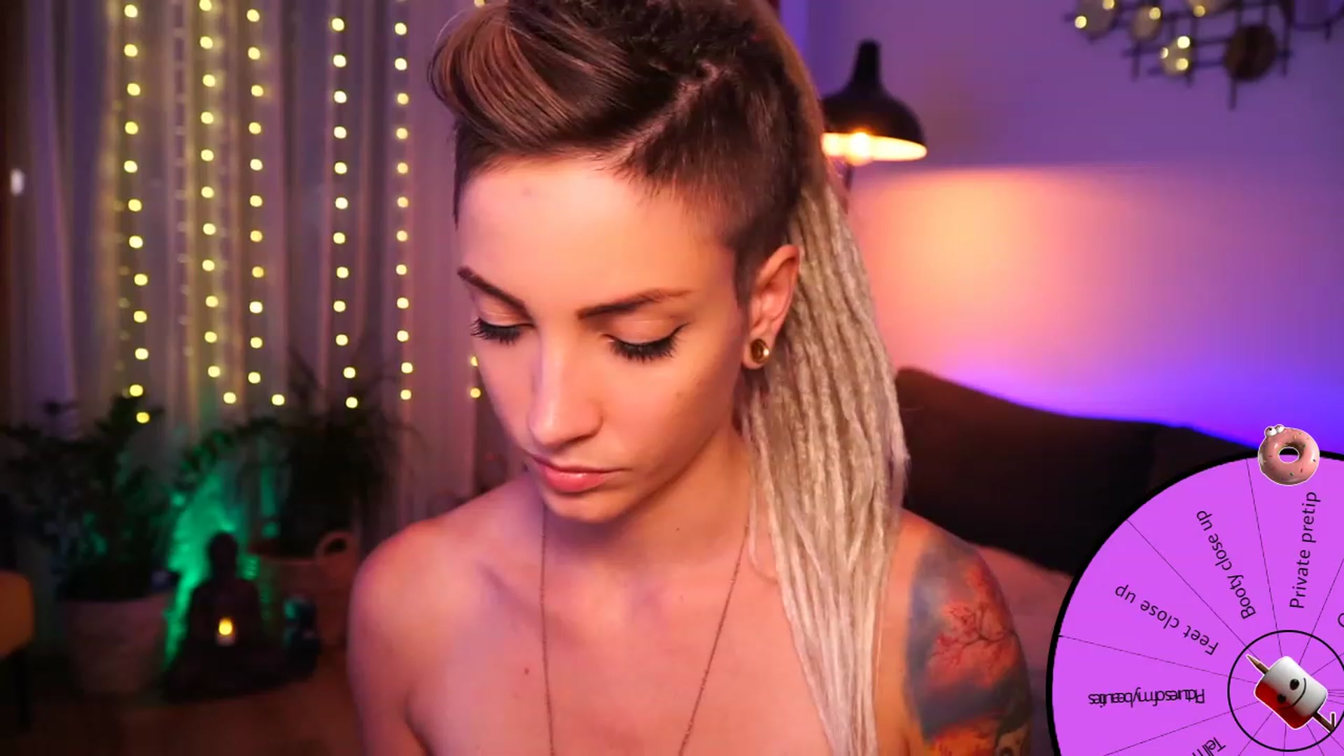 Gallery image thumbnail from Kend_dall's myfreecams stream on, 07/19/2023, 18:21 image 17 of 20