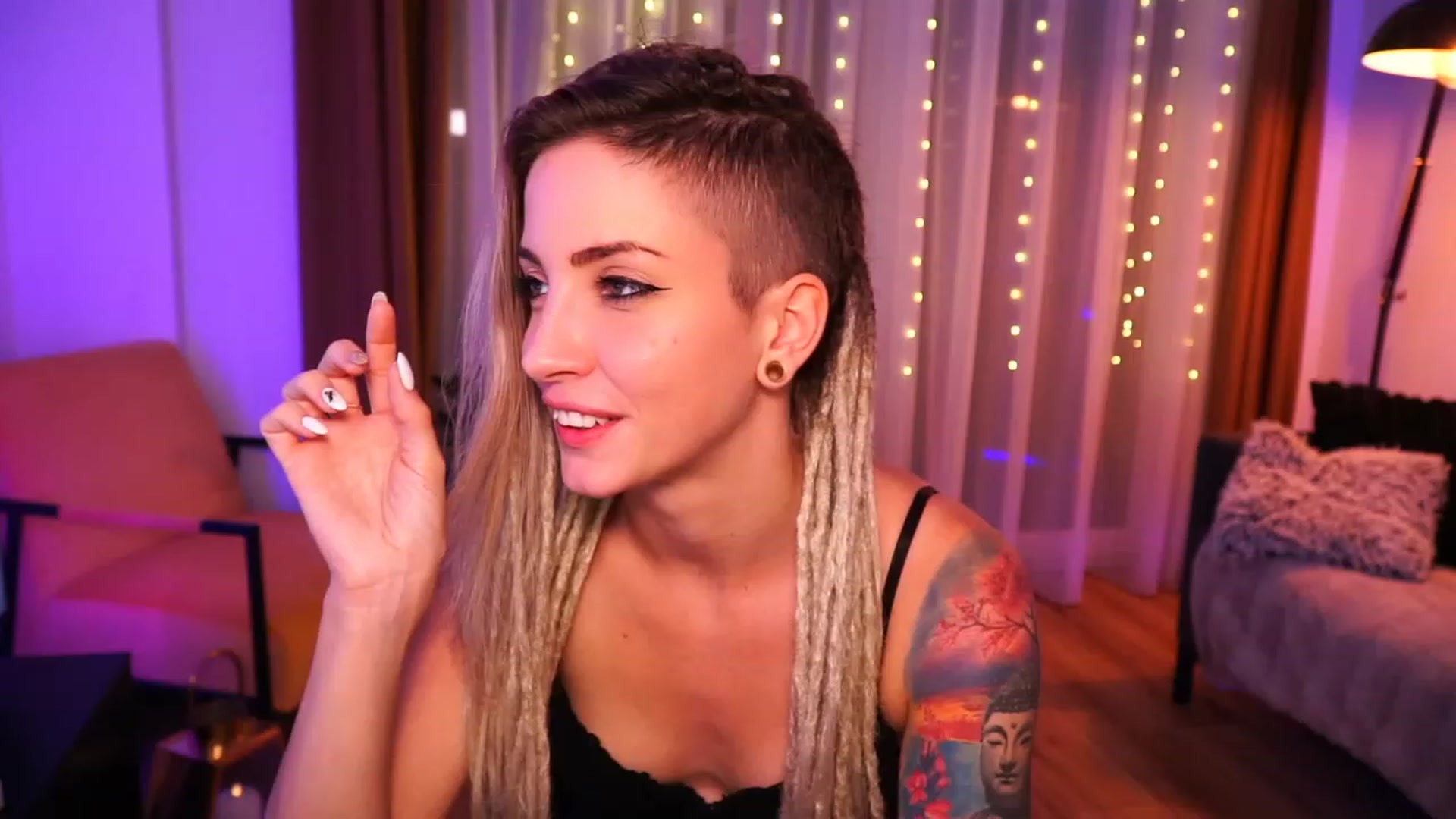 Gallery image thumbnail from Kend_dall's myfreecams stream on, 07/20/2023, 19:26 image 19 of 20