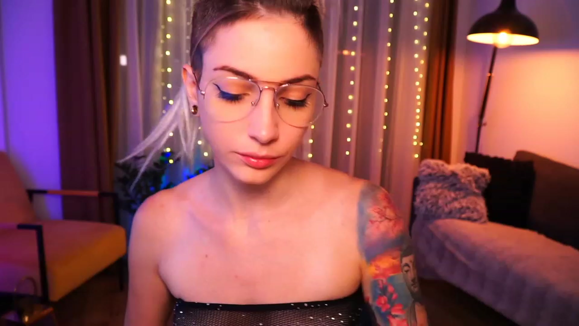 Gallery image thumbnail from Kend_dall's myfreecams stream on, 07/21/2023, 11:47 image 3 of 20