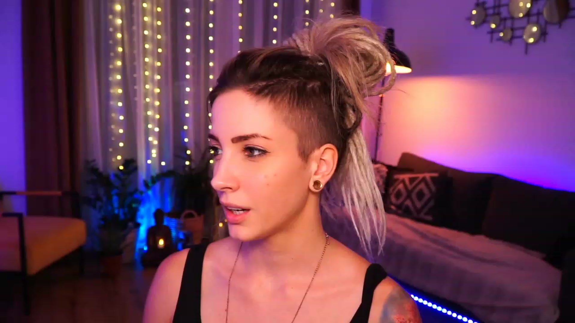 Gallery image thumbnail from Kend_dall's myfreecams stream on, 07/24/2023, 16:56 image 1 of 20