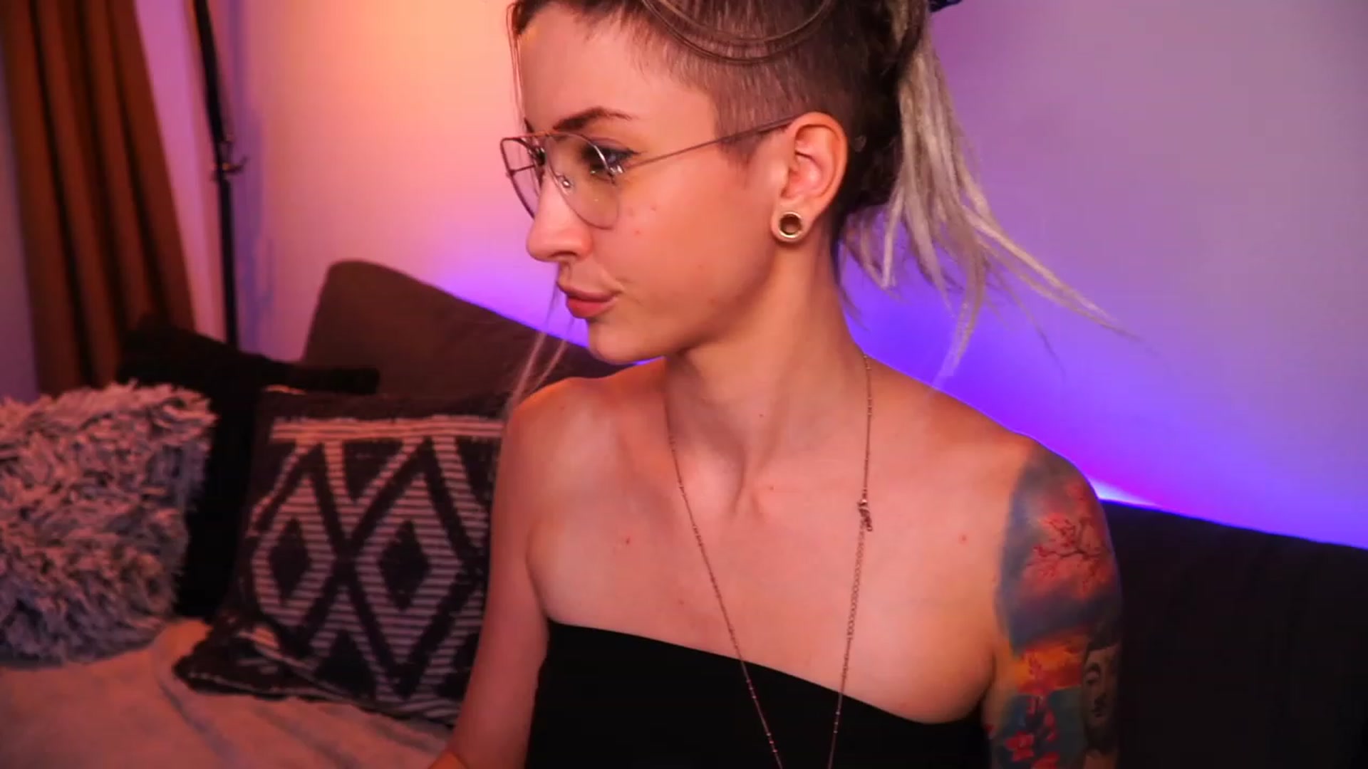 Gallery image thumbnail from Kend_dall's myfreecams stream on, 07/24/2023, 18:33 image 11 of 20