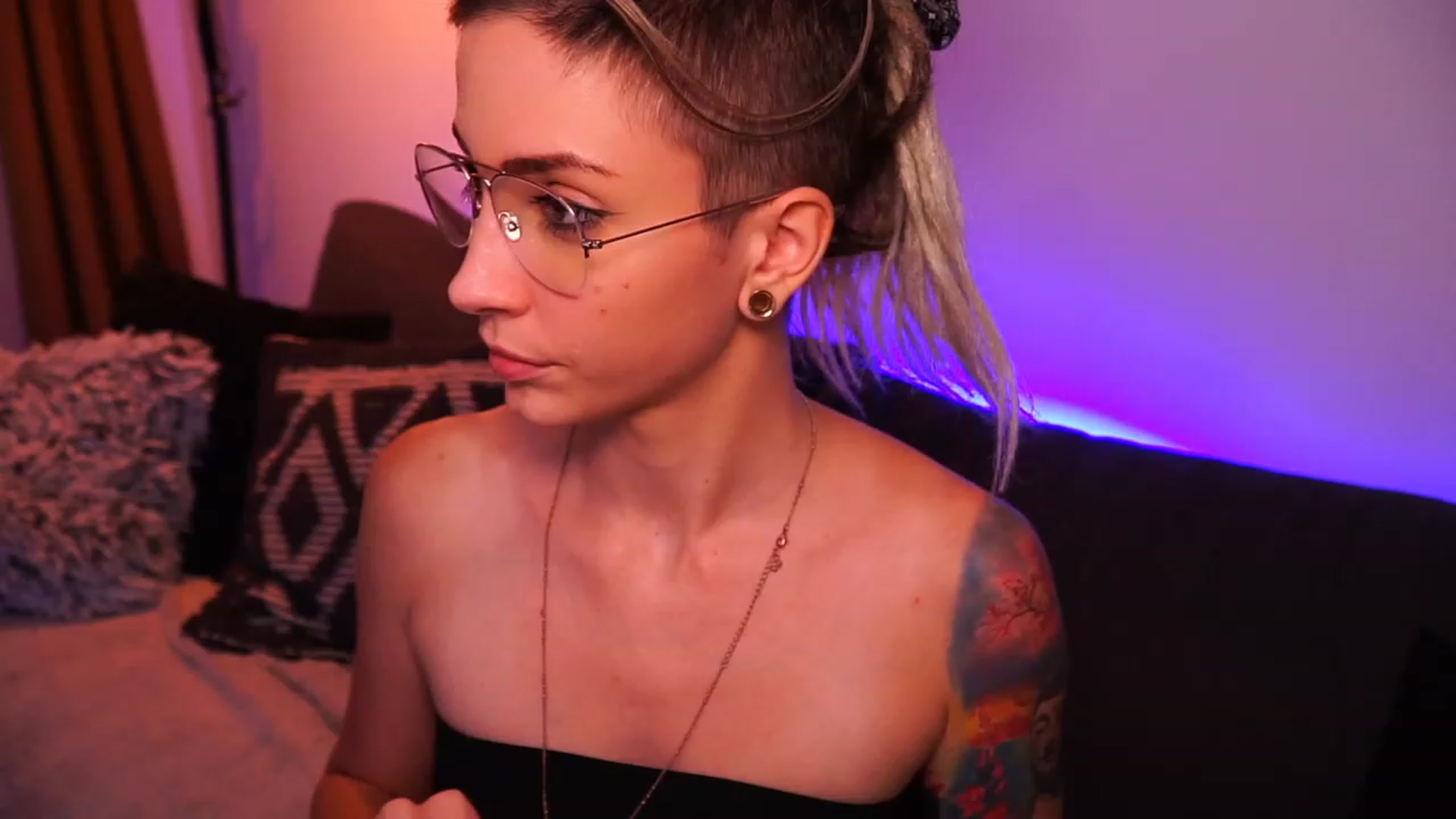Gallery image thumbnail from Kend_dall's myfreecams stream on, 07/24/2023, 18:33 image 12 of 20