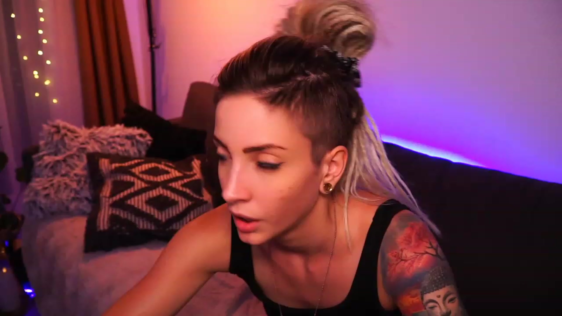 Gallery image thumbnail from Kend_dall's myfreecams stream on, 07/24/2023, 20:33 image 13 of 20