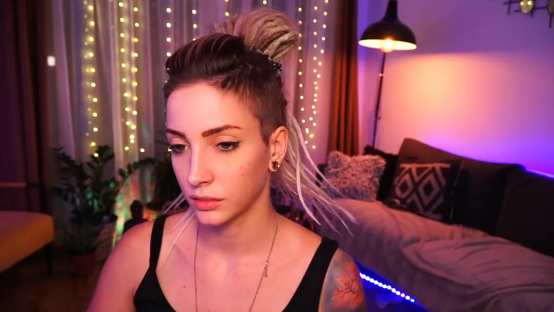 Gallery image thumbnail from Kend_dall's myfreecams stream on, 07/24/2023, 20:33 image 1 of 20
