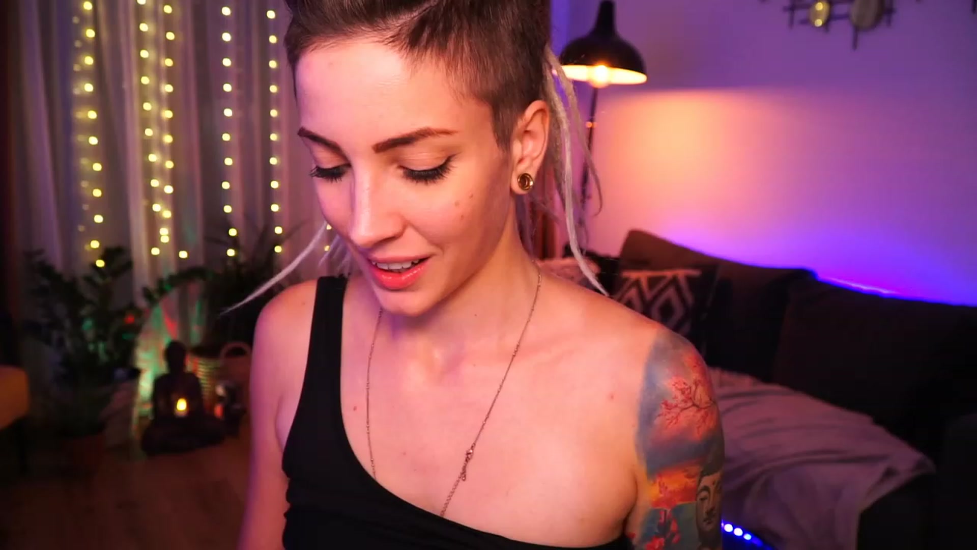 Gallery image thumbnail from Kend_dall's myfreecams stream on, 07/24/2023, 20:33 image 4 of 20