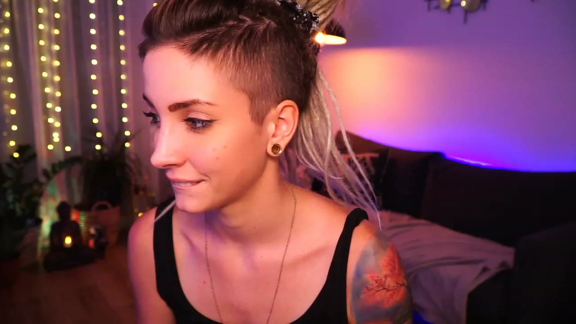 Gallery image thumbnail from Kend_dall's myfreecams stream on, 07/24/2023, 20:33 image 7 of 20