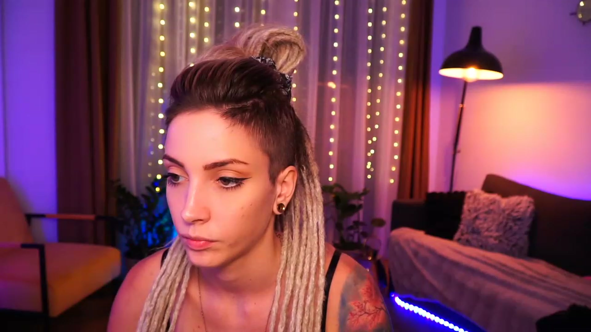 Gallery image thumbnail from Kend_dall's myfreecams stream on, 07/25/2023, 17:32 image 11 of 20
