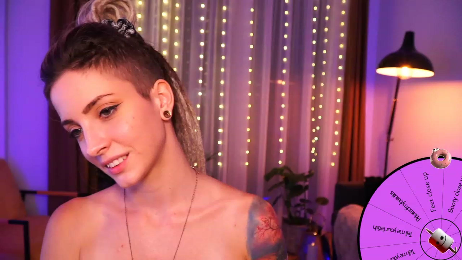 Gallery image thumbnail from Kend_dall's myfreecams stream on, 07/25/2023, 20:16 image 17 of 20