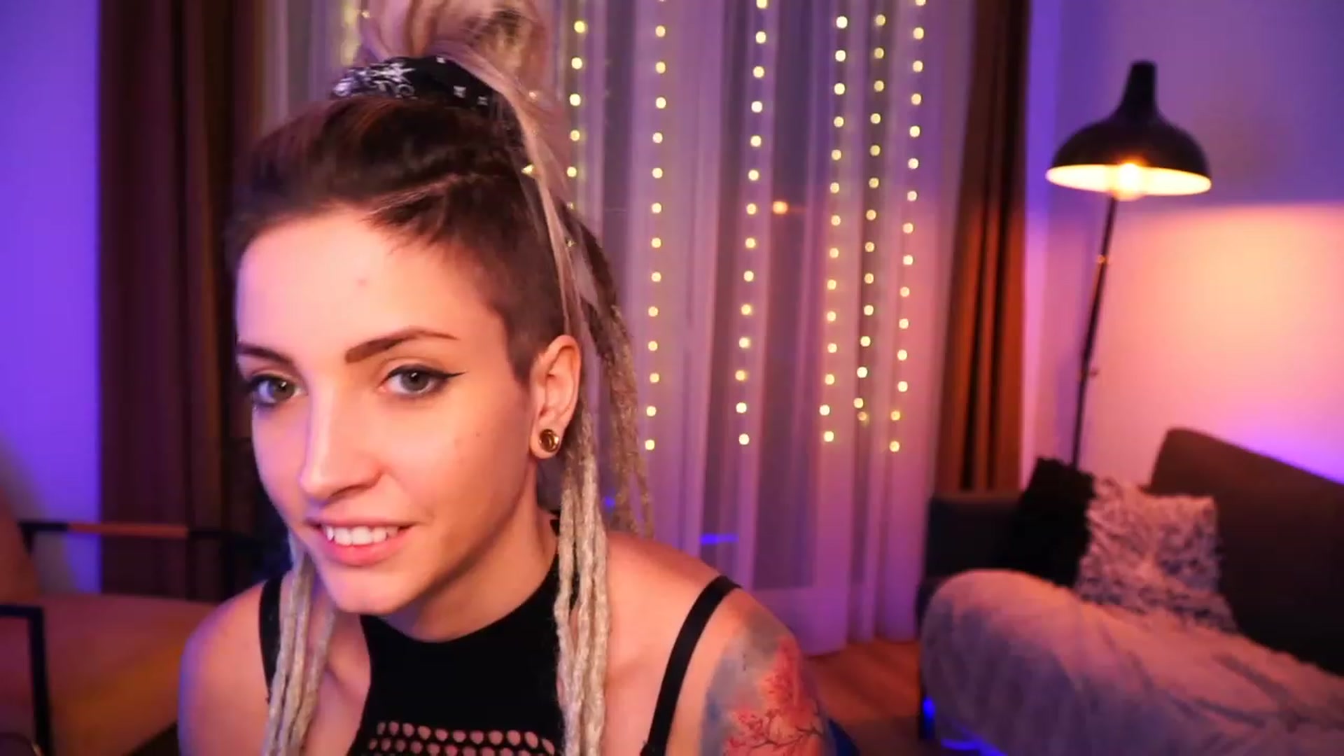 Gallery image thumbnail from Kend_dall's myfreecams stream on, 07/26/2023, 13:13 image 6 of 20