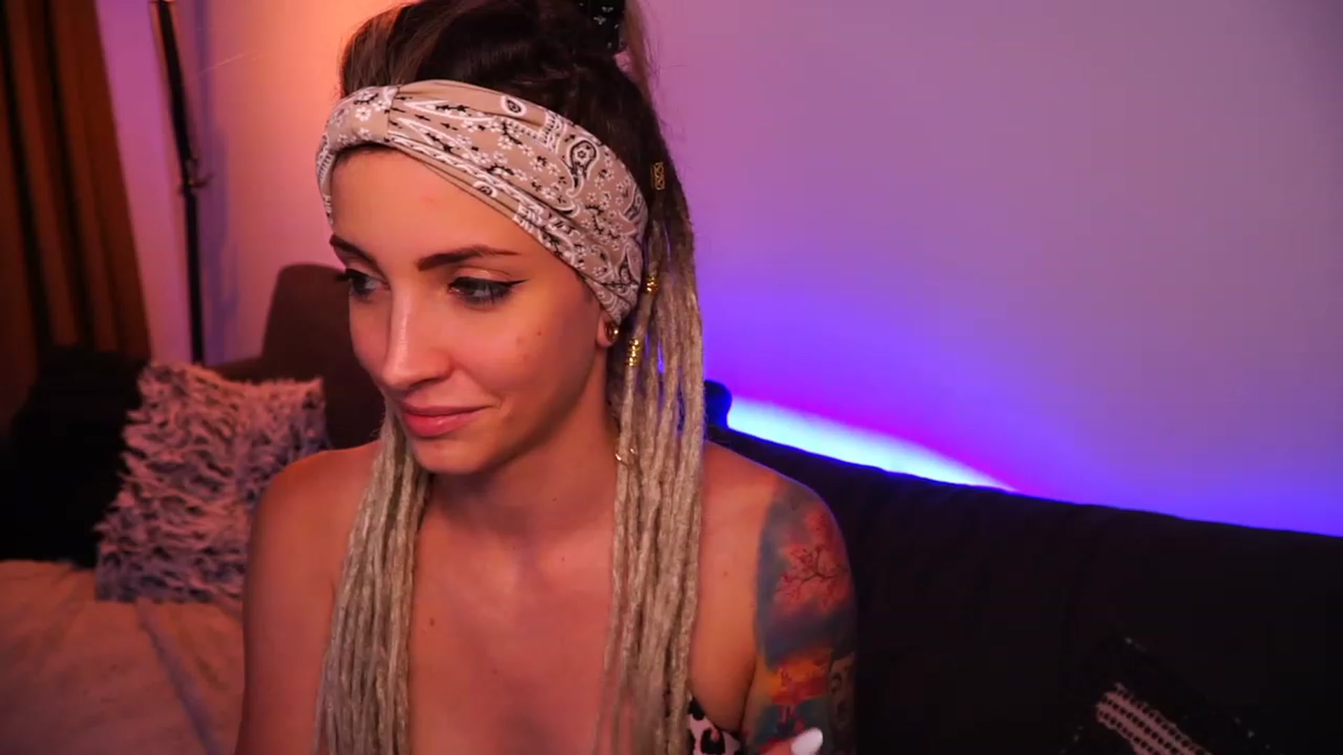 Gallery image thumbnail from Kend_dall's myfreecams stream on, 07/26/2023, 13:59 image 19 of 20
