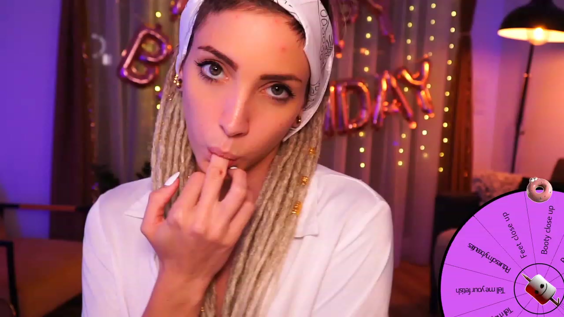 Gallery image thumbnail from Kend_dall's myfreecams stream on, 07/27/2023, 16:39 image 5 of 20