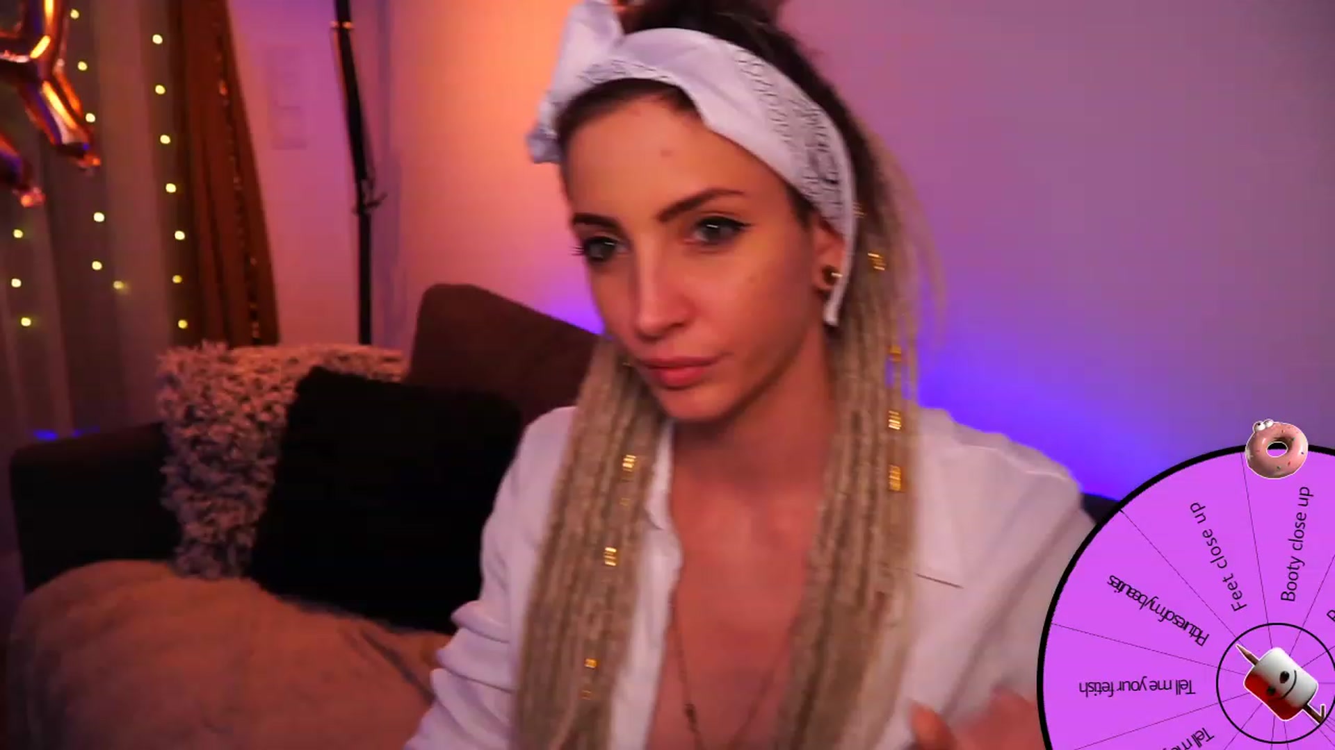 Gallery image thumbnail from Kend_dall's myfreecams stream on, 07/27/2023, 16:39 image 12 of 20