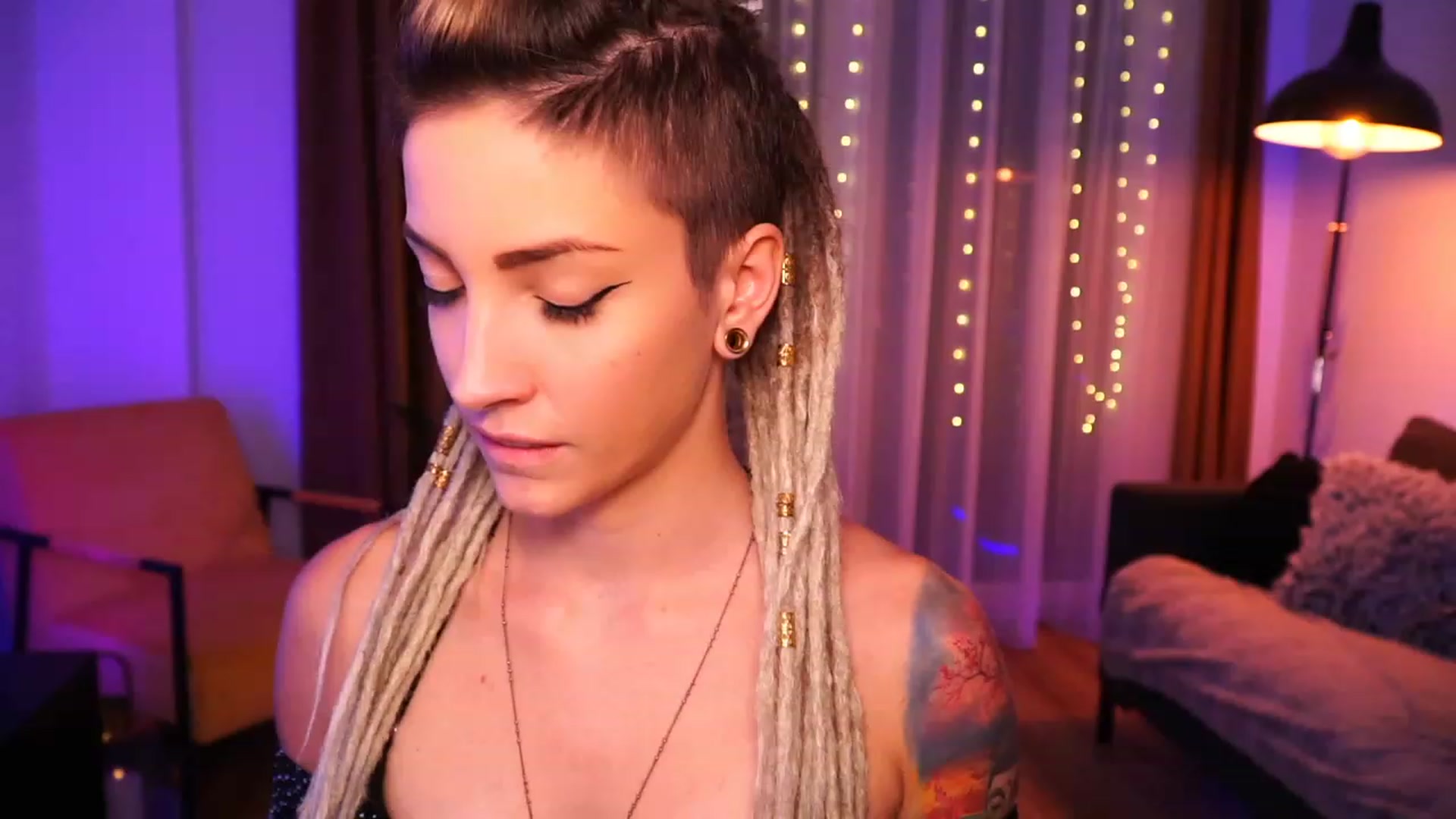 Gallery image thumbnail from Kend_dall's myfreecams stream on, 07/31/2023, 17:48 image 9 of 20