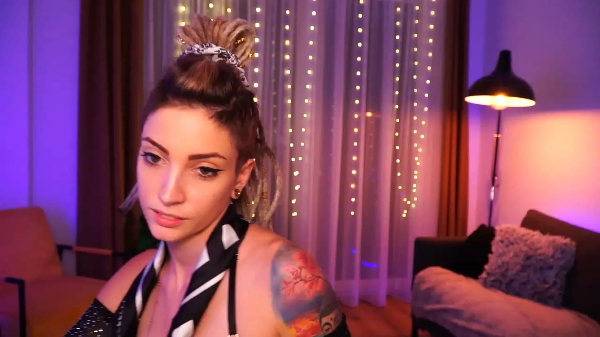 Gallery image thumbnail from Kend_dall's myfreecams stream on, 07/31/2023, 17:48 image 12 of 20