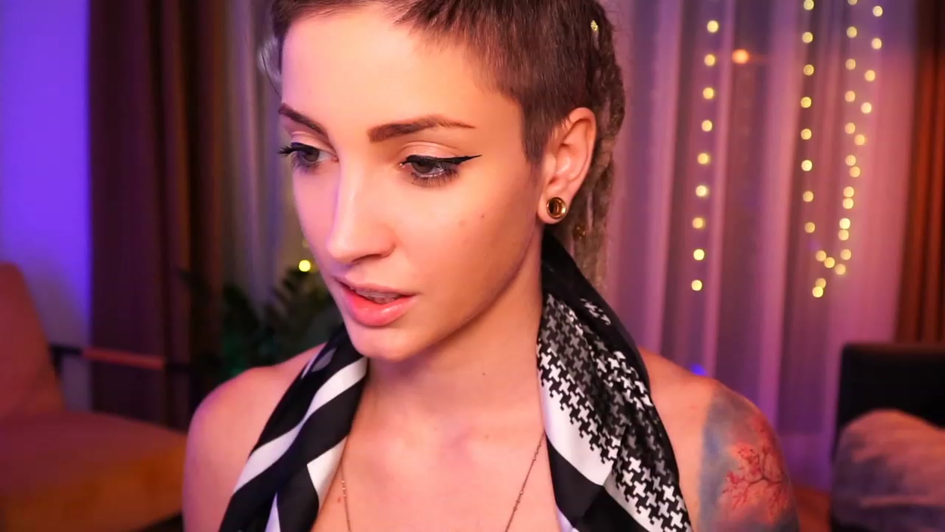 Gallery image thumbnail from Kend_dall's myfreecams stream on, 07/31/2023, 17:48 image 14 of 20