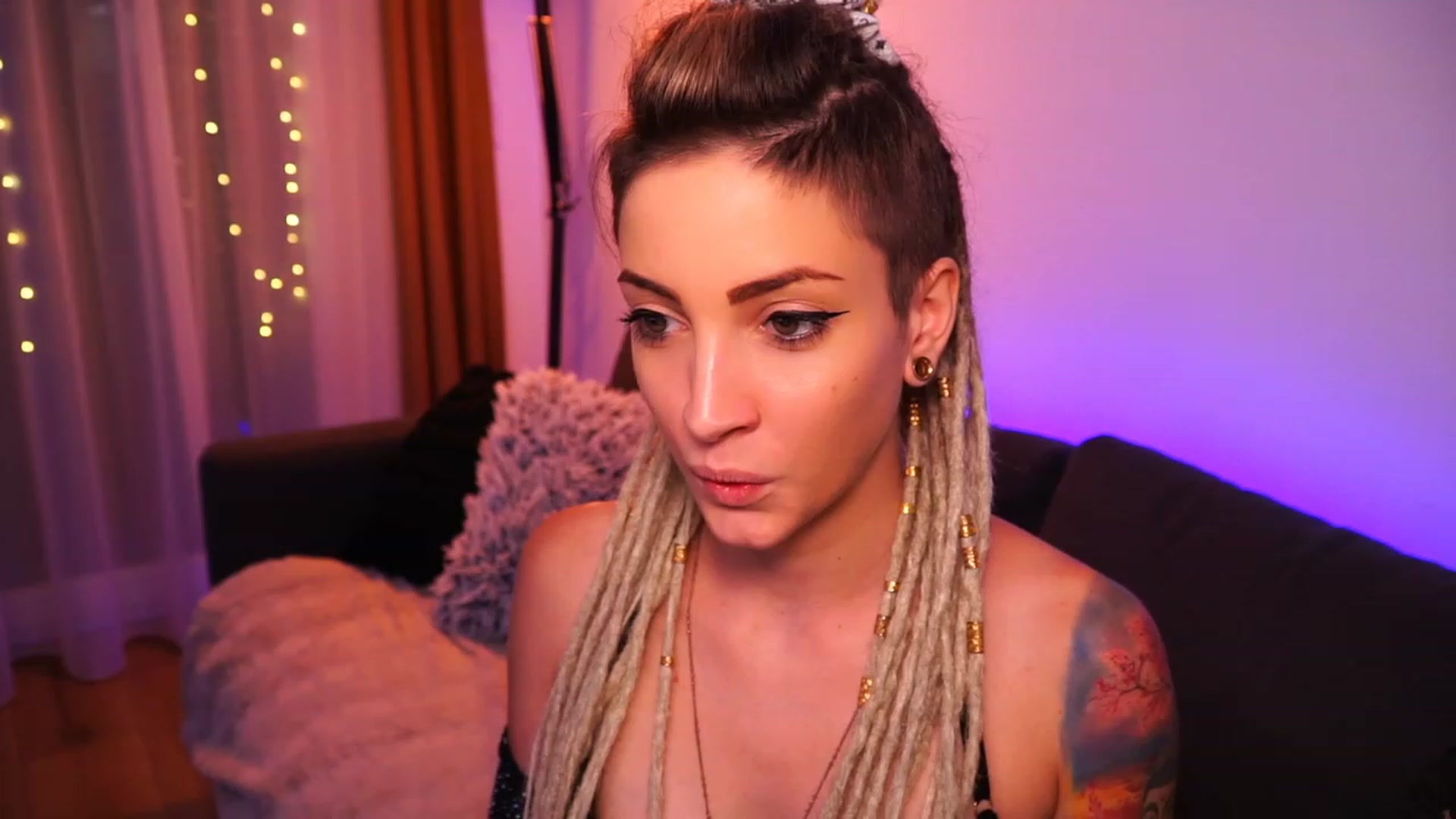 Gallery image thumbnail from Kend_dall's myfreecams stream on, 07/31/2023, 17:48 image 4 of 20
