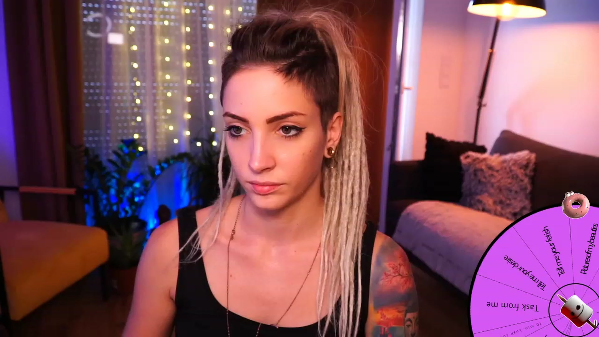 Gallery image thumbnail from Kend_dall's myfreecams stream on, 08/03/2023, 18:46 image 6 of 20