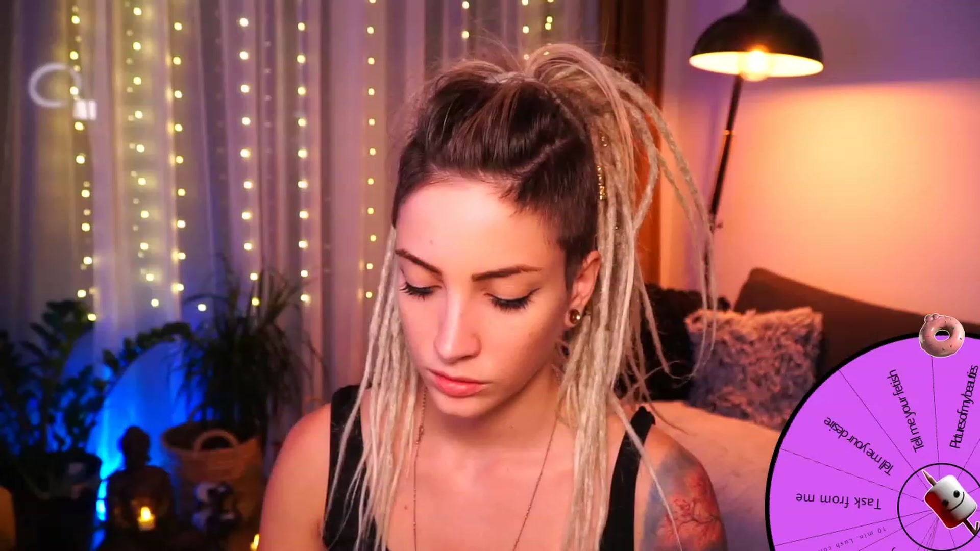 Gallery image thumbnail from Kend_dall's myfreecams stream on, 08/03/2023, 20:10 image 13 of 20