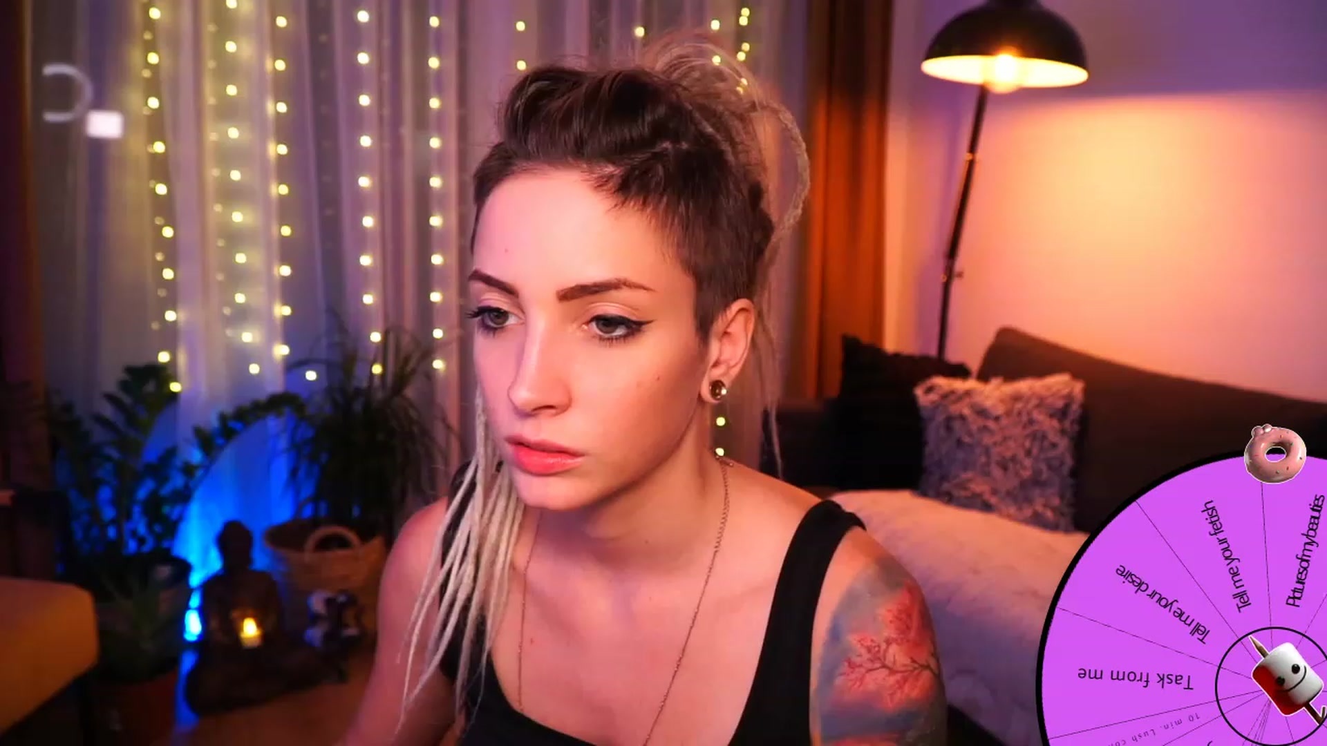 Gallery image thumbnail from Kend_dall's myfreecams stream on, 08/03/2023, 20:10 image 1 of 20