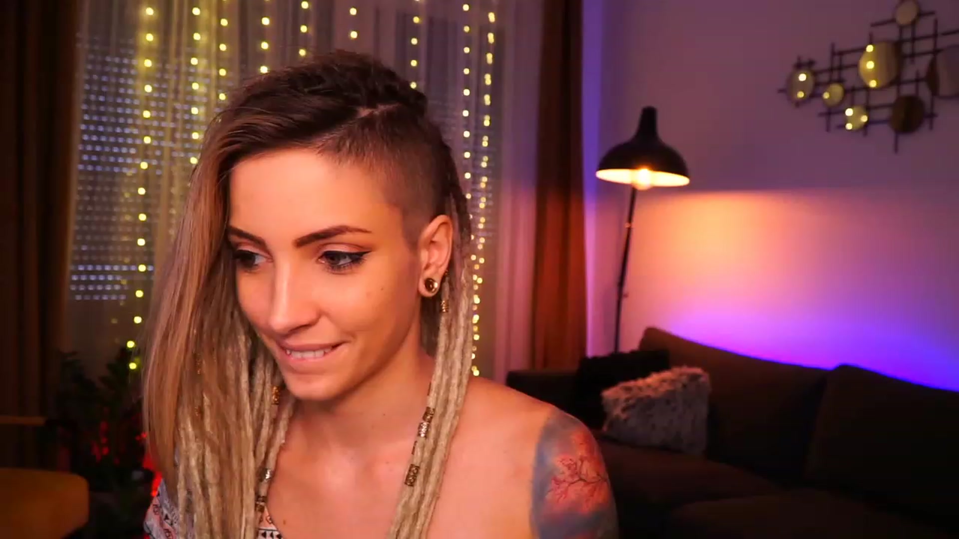 Gallery image thumbnail from Kend_dall's myfreecams stream on, 08/06/2023, 14:40 image 13 of 20
