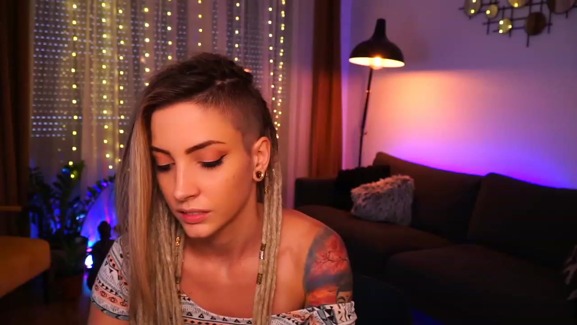 Gallery image thumbnail from Kend_dall's myfreecams stream on, 08/06/2023, 14:40 image 17 of 20
