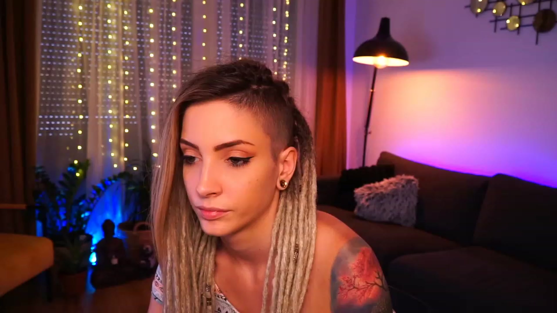 Gallery image thumbnail from Kend_dall's myfreecams stream on, 08/06/2023, 14:40 image 20 of 20