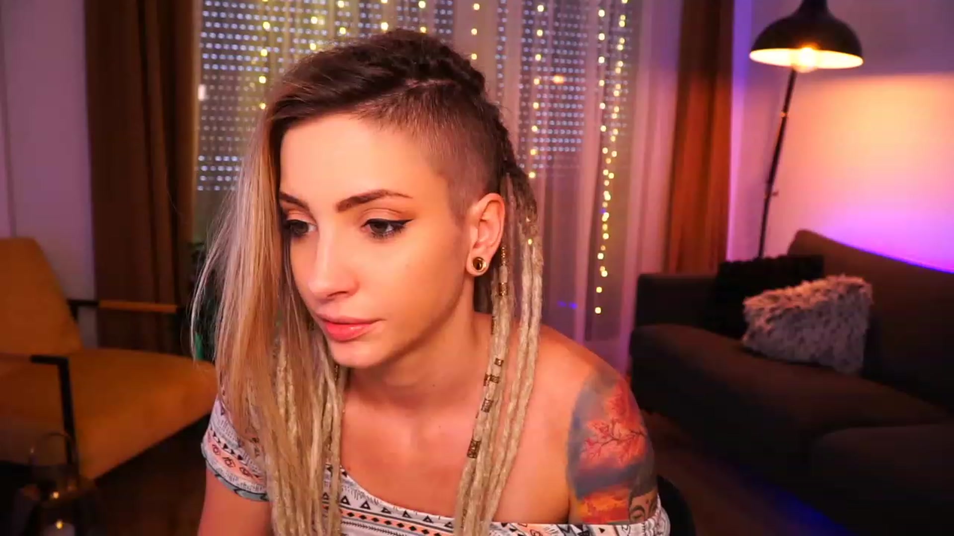 Gallery image thumbnail from Kend_dall's myfreecams stream on, 08/06/2023, 14:40 image 8 of 20