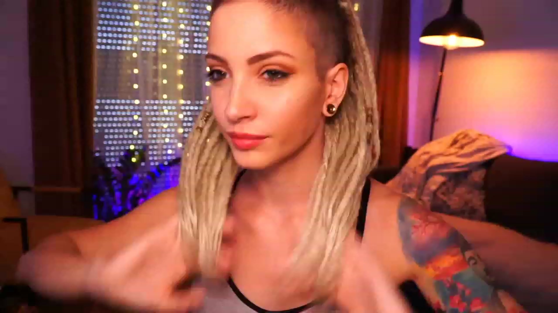 Gallery image thumbnail from Kend_dall's myfreecams stream on, 08/08/2023, 04:53 image 14 of 20