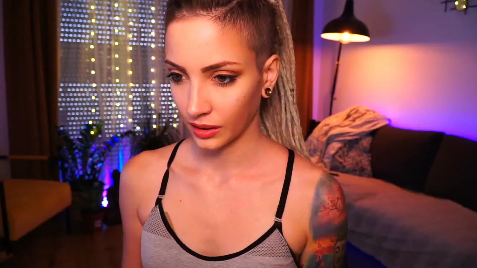 Gallery image thumbnail from Kend_dall's myfreecams stream on, 08/08/2023, 04:53 image 7 of 20