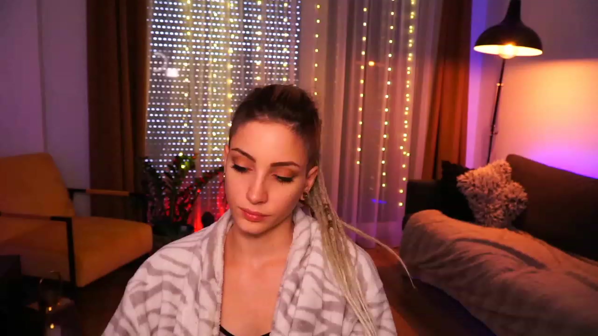Gallery image thumbnail from Kend_dall's myfreecams stream on, 08/08/2023, 08:19 image 7 of 20