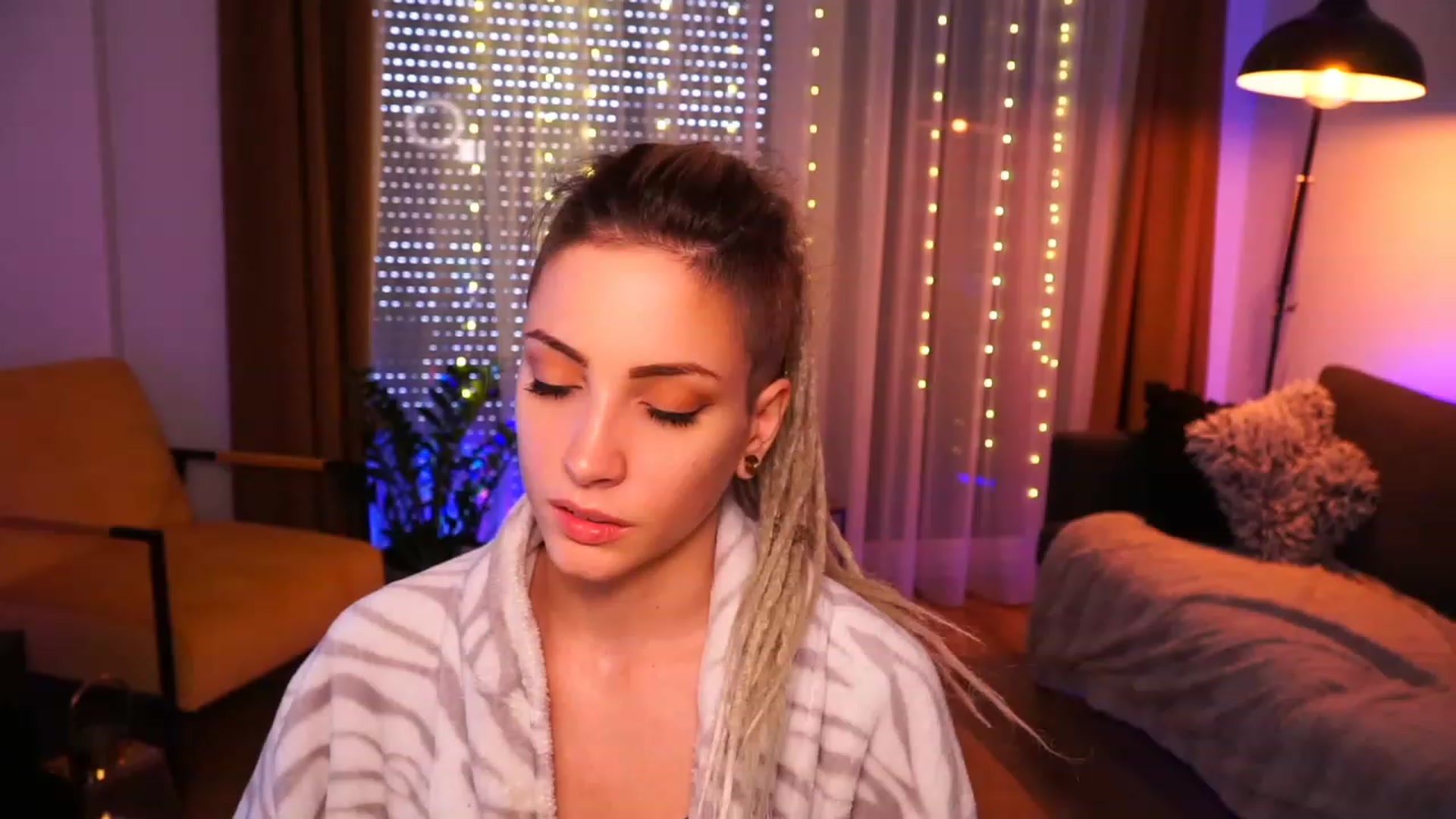 Gallery image thumbnail from Kend_dall's myfreecams stream on, 08/08/2023, 08:19 image 1 of 20