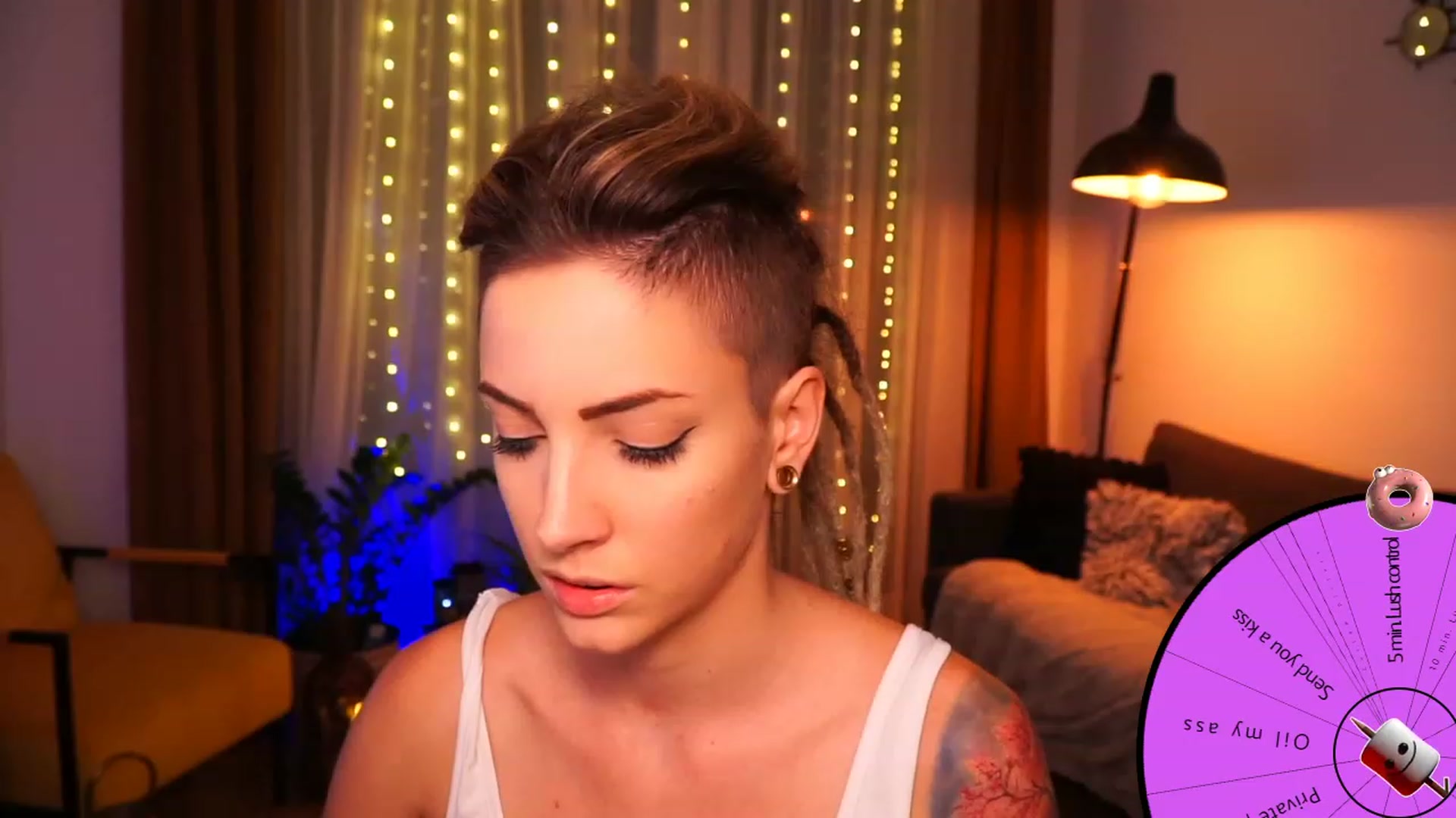 Gallery image thumbnail from Kend_dall's myfreecams stream on, 08/09/2023, 18:40 image 12 of 20
