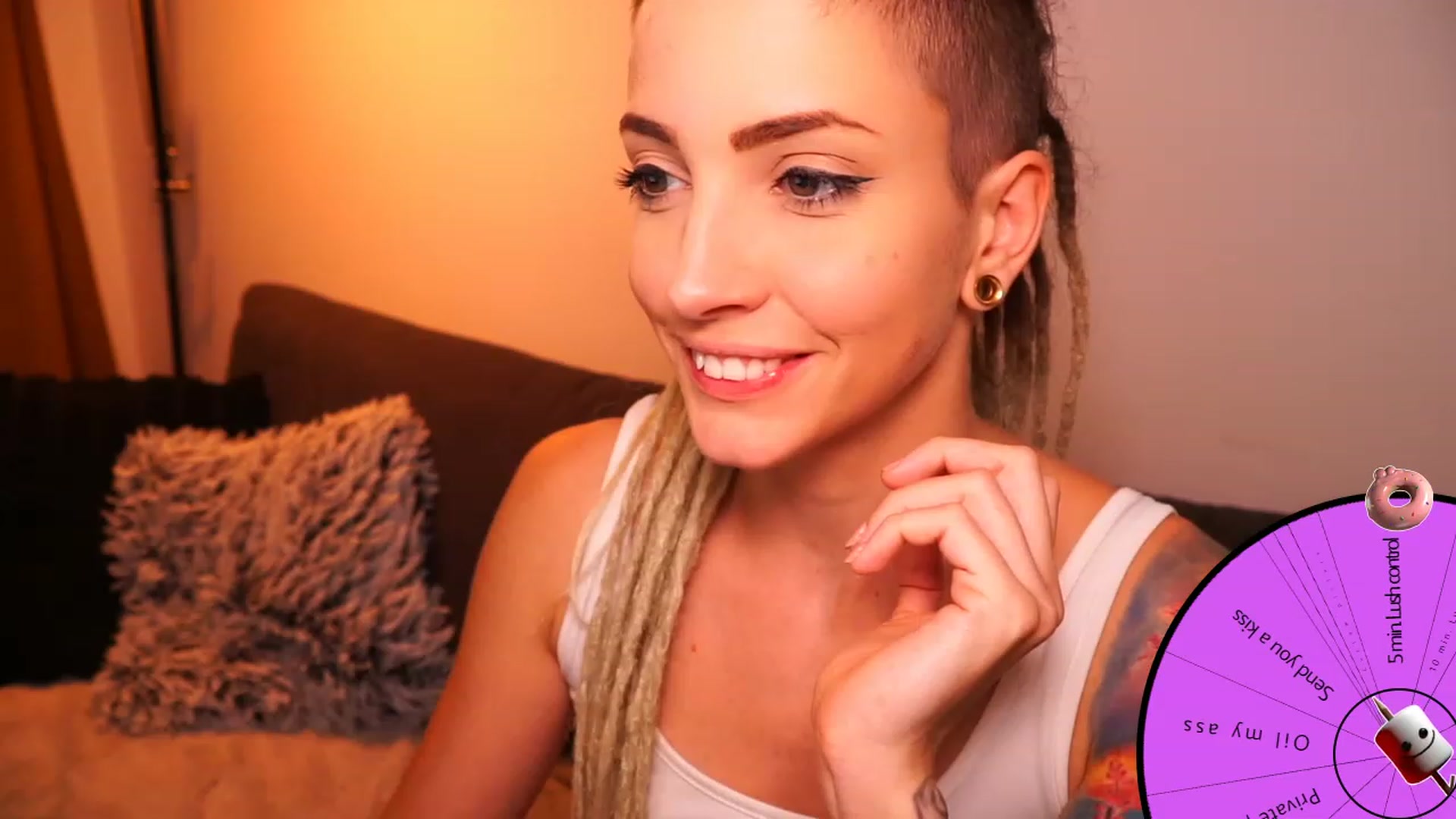 Gallery image thumbnail from Kend_dall's myfreecams stream on, 08/09/2023, 20:53 image 13 of 20