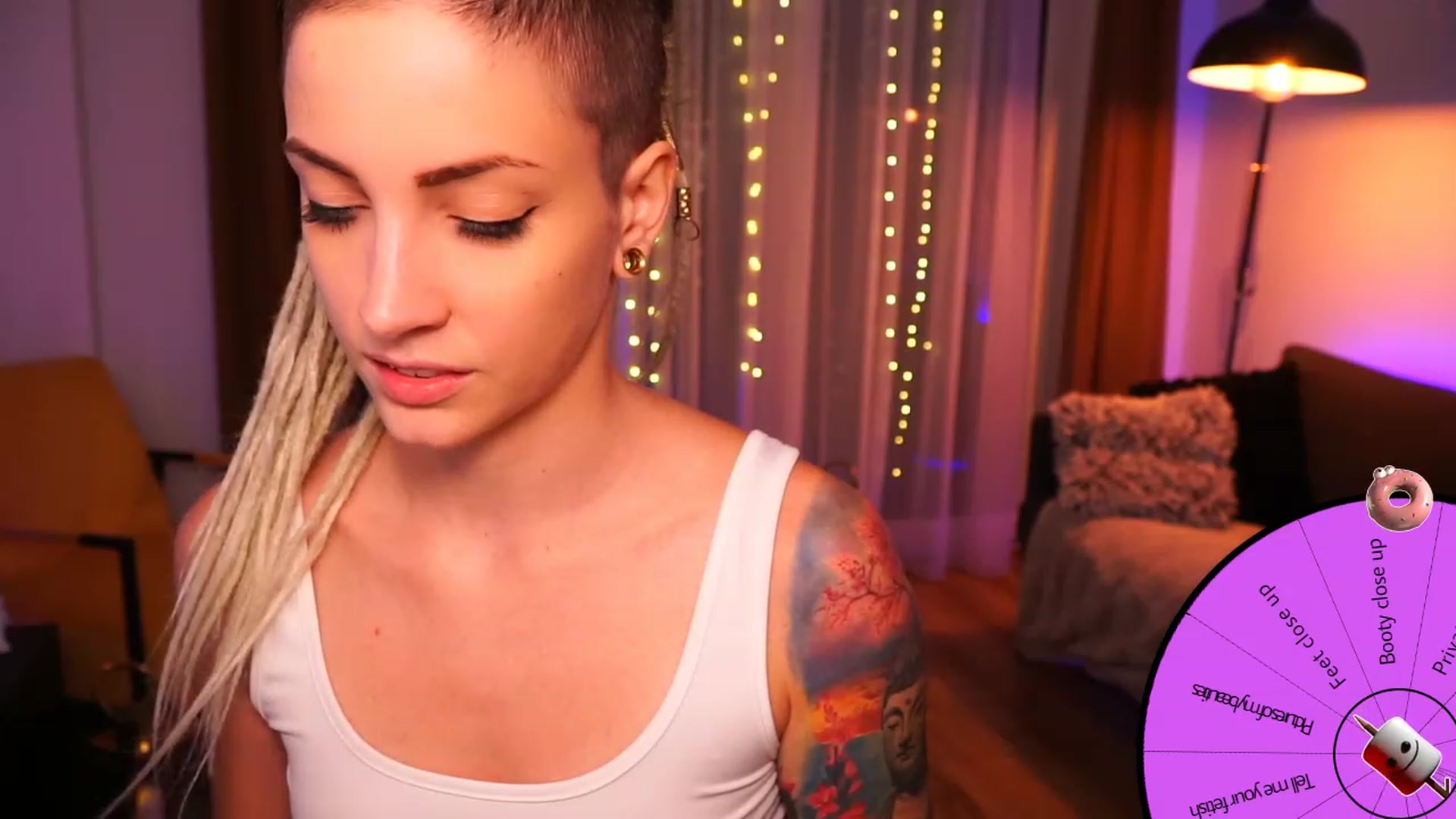 Gallery image thumbnail from Kend_dall's myfreecams stream on, 08/10/2023, 17:13 image 17 of 20