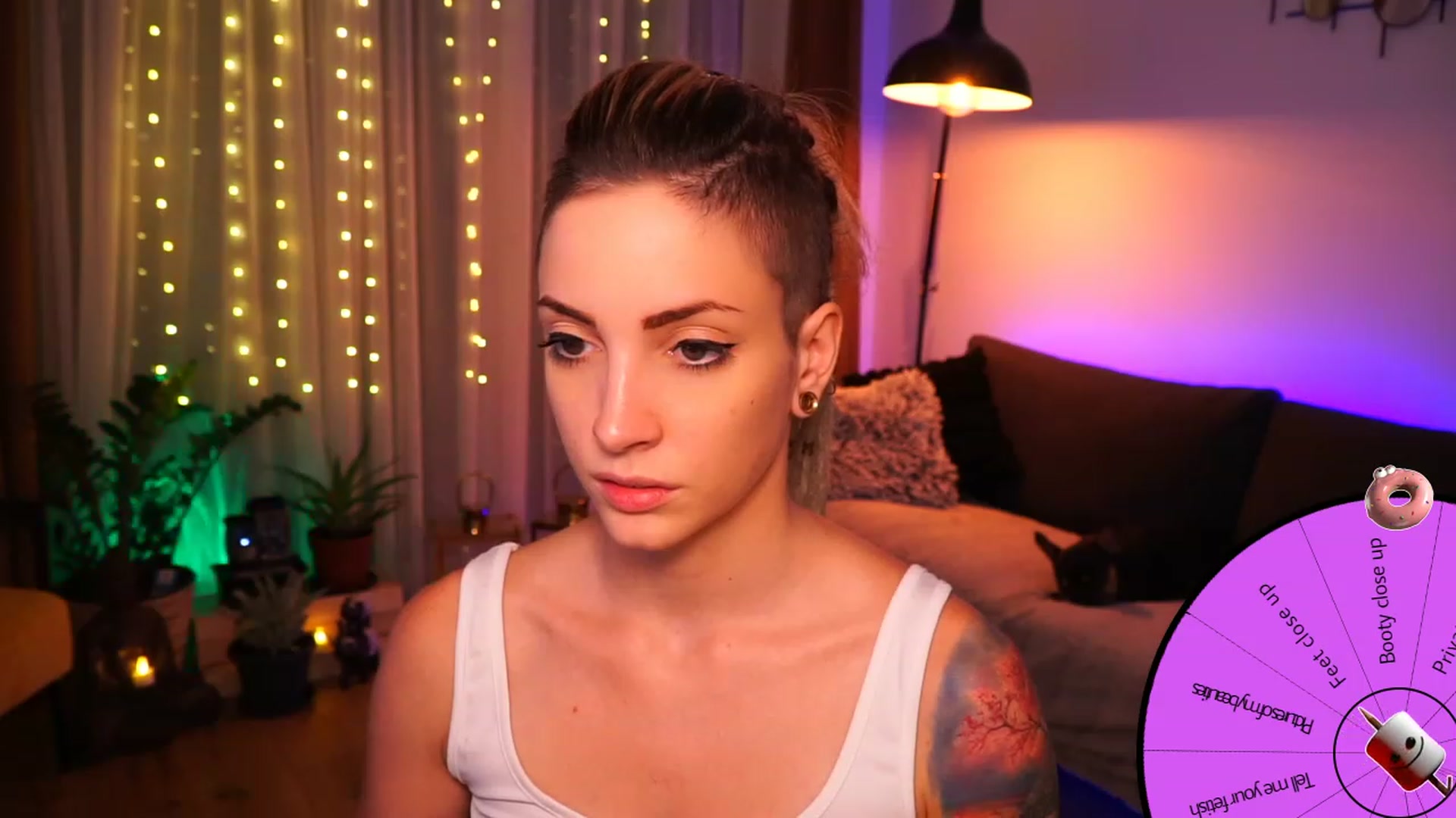 Gallery image thumbnail from Kend_dall's myfreecams stream on, 08/10/2023, 17:13 image 8 of 20
