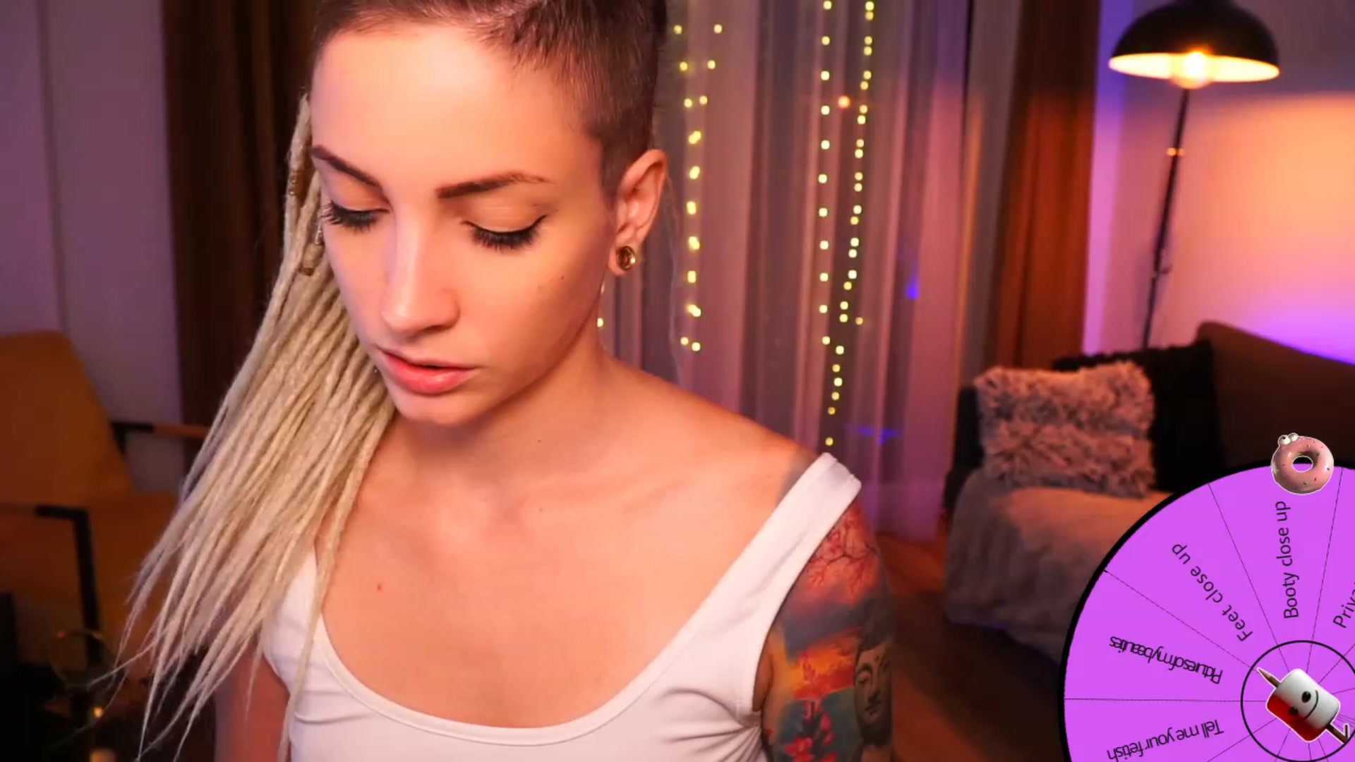 Gallery image thumbnail from Kend_dall's myfreecams stream on, 08/10/2023, 17:13 image 19 of 20