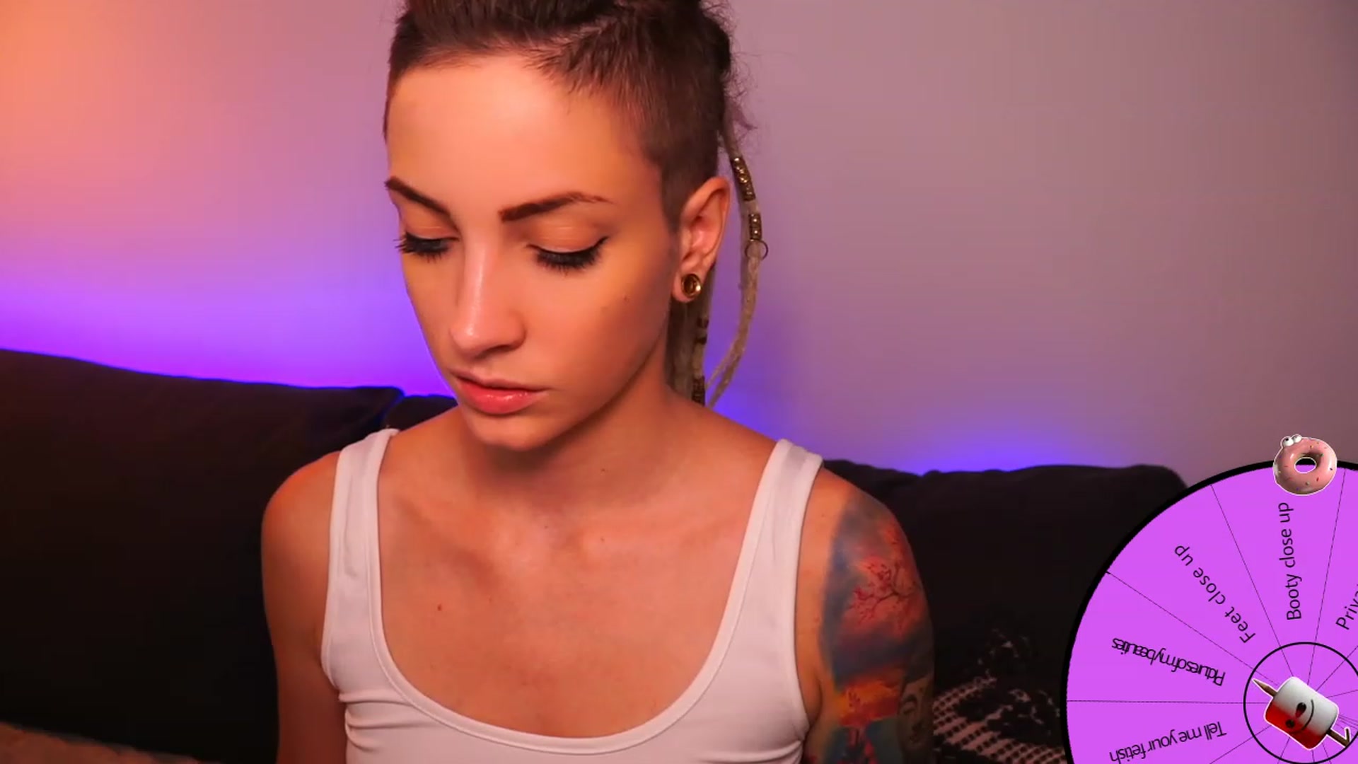 Gallery image thumbnail from Kend_dall's myfreecams stream on, 08/10/2023, 17:13 image 16 of 20