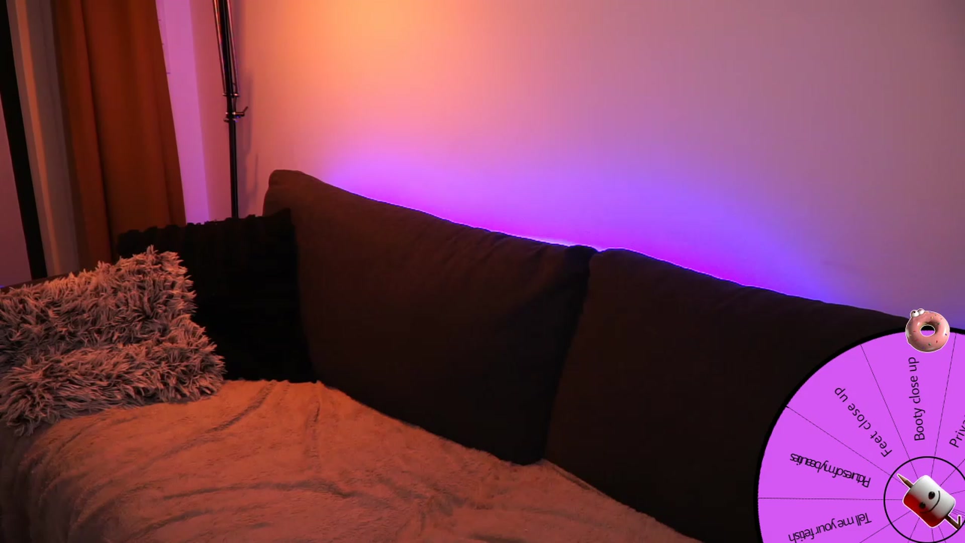 Gallery image thumbnail from Kend_dall's myfreecams stream on, 08/10/2023, 19:30 image 15 of 20