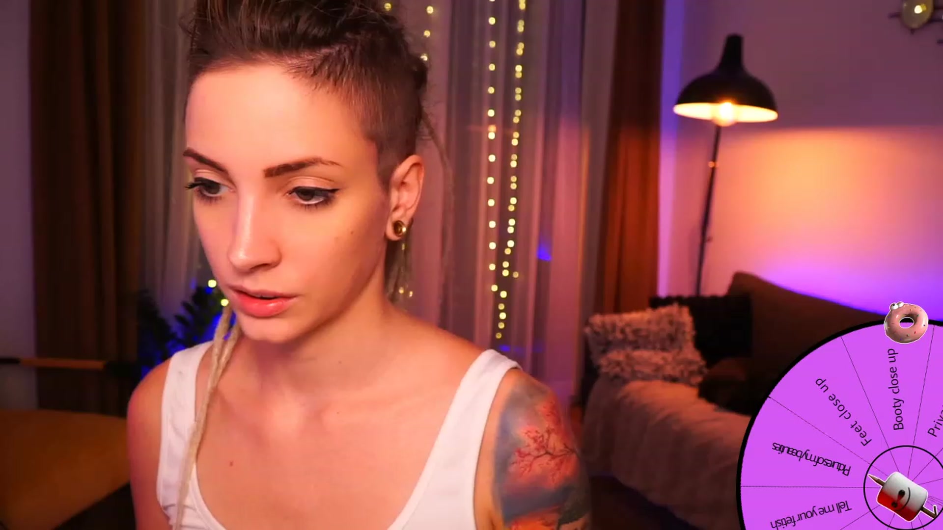 Gallery image thumbnail from Kend_dall's myfreecams stream on, 08/10/2023, 19:30 image 11 of 20