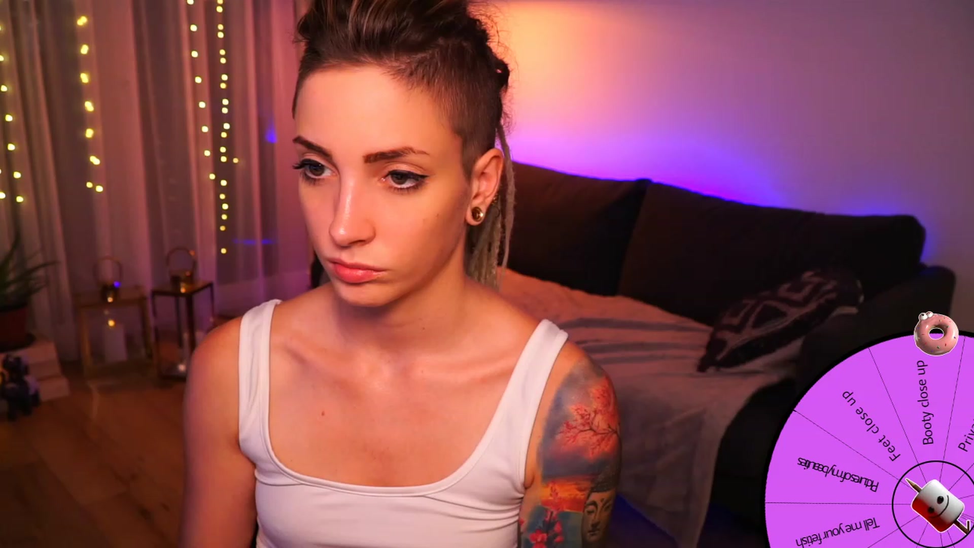 Gallery image thumbnail from Kend_dall's myfreecams stream on, 08/10/2023, 20:47 image 18 of 20