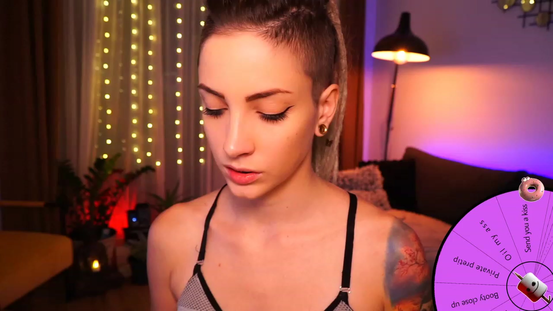 Gallery image thumbnail from Kend_dall's myfreecams stream on, 08/11/2023, 09:28 image 11 of 20