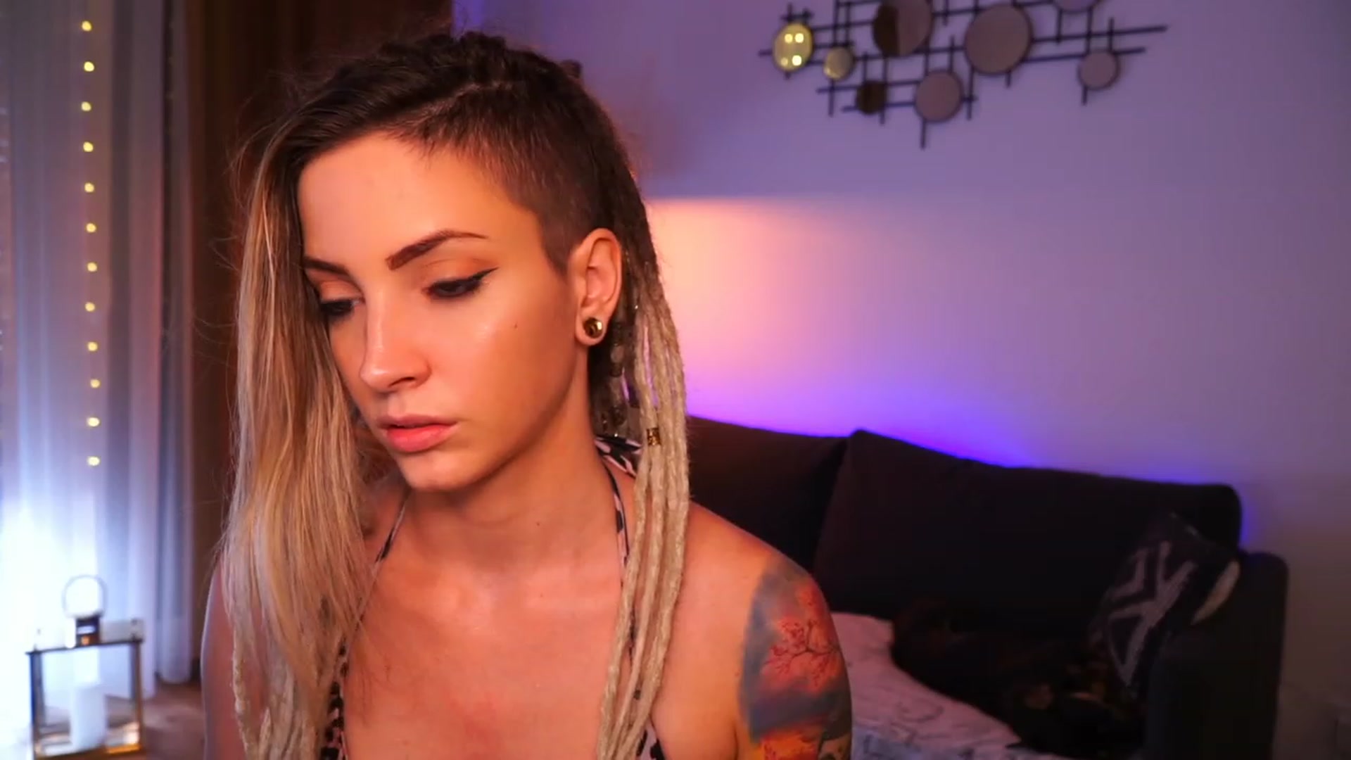 Gallery image thumbnail from Kend_dall's myfreecams stream on, 08/17/2023, 13:22 image 20 of 20
