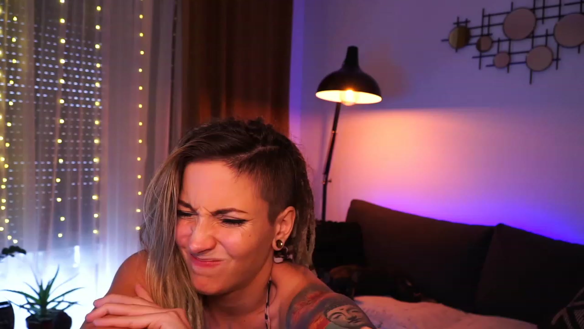 Gallery image thumbnail from Kend_dall's myfreecams stream on, 08/17/2023, 15:11 image 8 of 20