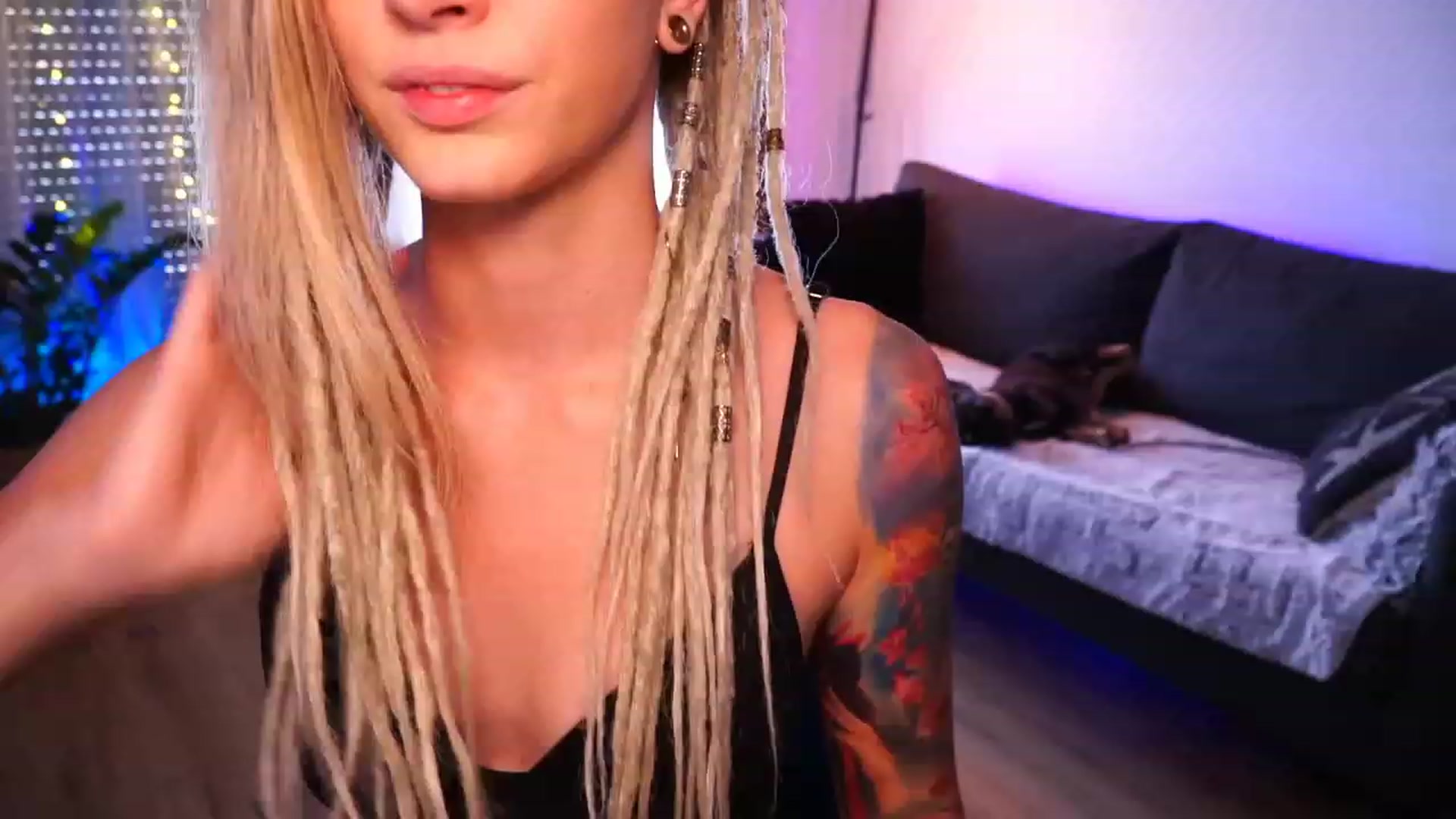 Gallery image thumbnail from Kend_dall's myfreecams stream on, 08/18/2023, 11:36 image 10 of 20
