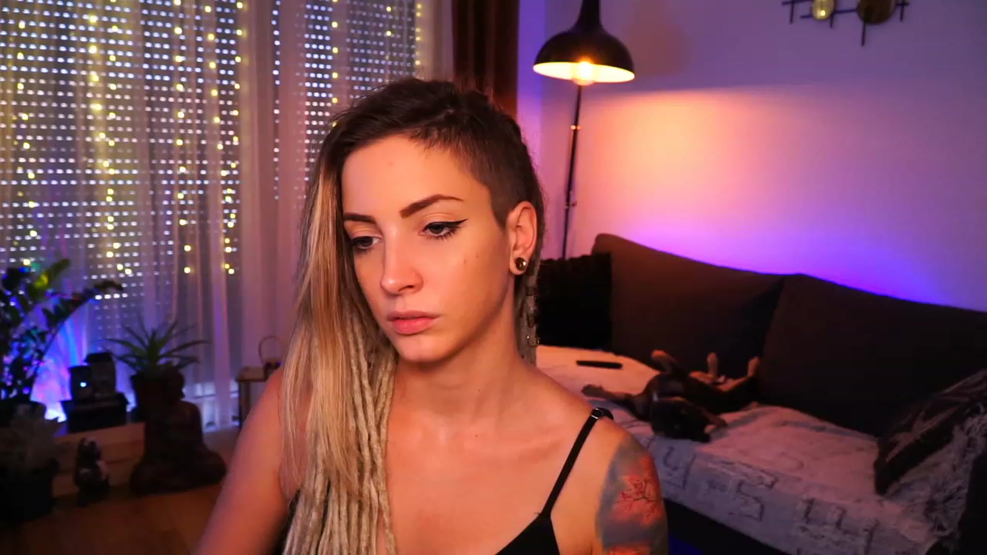 Gallery image thumbnail from Kend_dall's myfreecams stream on, 08/18/2023, 12:15 image 6 of 20