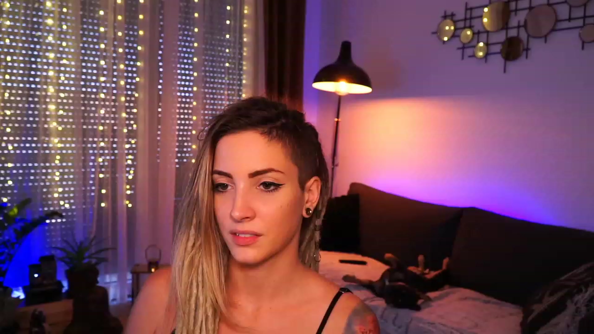 Gallery image thumbnail from Kend_dall's myfreecams stream on, 08/18/2023, 12:15 image 5 of 20